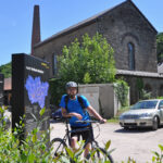 Das Foto zeigt Blogautor Florian vor dem LWL-Industriemuseum Zeche Nachtigall