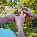 Das Foto zeigt ein Picknick im Schlosspark Weitmar in Bochum