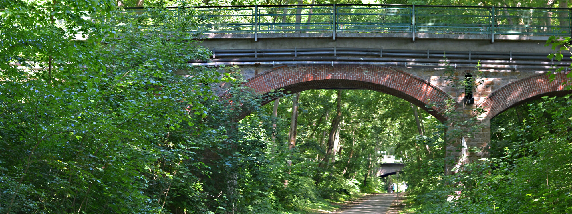 Das Foto zeigt den Bahntrassenradweg Bananenradweg in Dortmund