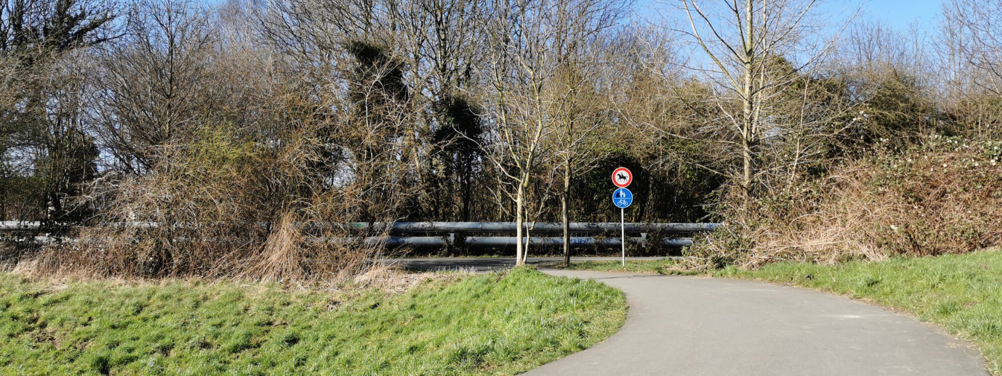 Das Foto zeigt die Bahntrasse Lothringentrasse in Dortmund