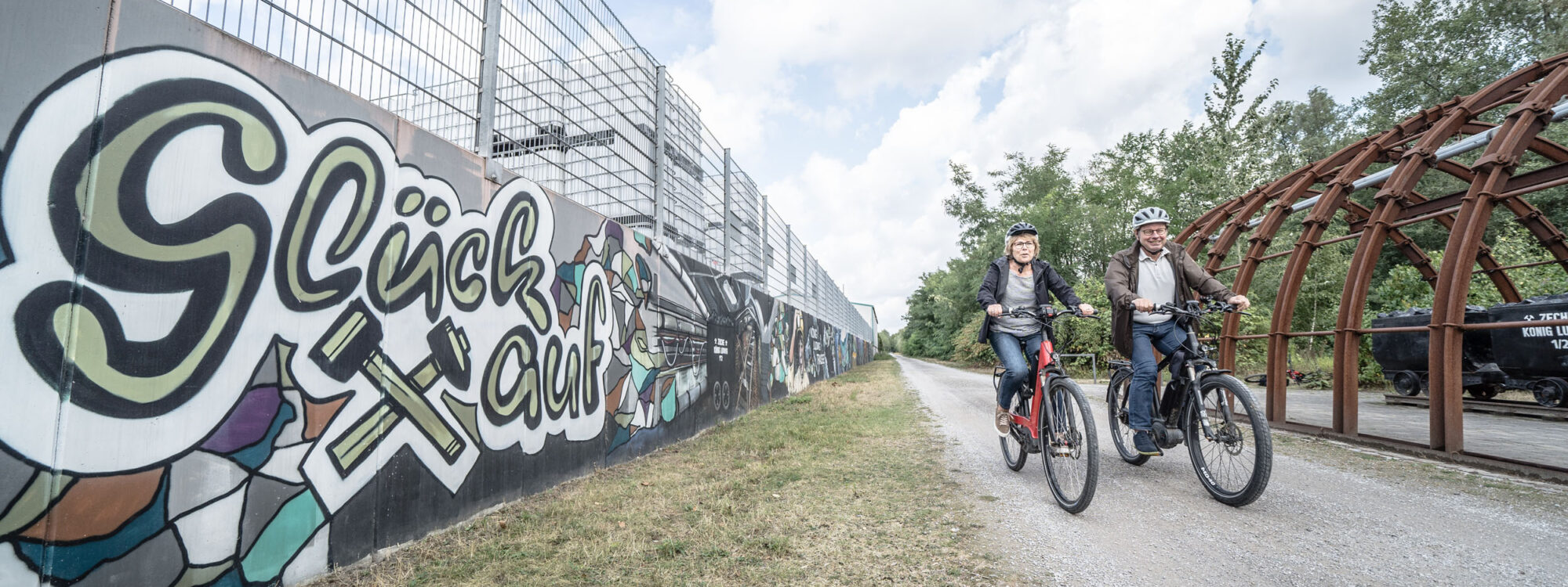 Das Foto zeigt Radfahrende beim Bahntrassenradeln auf der König-Ludwig-Trasse in Recklinghausen