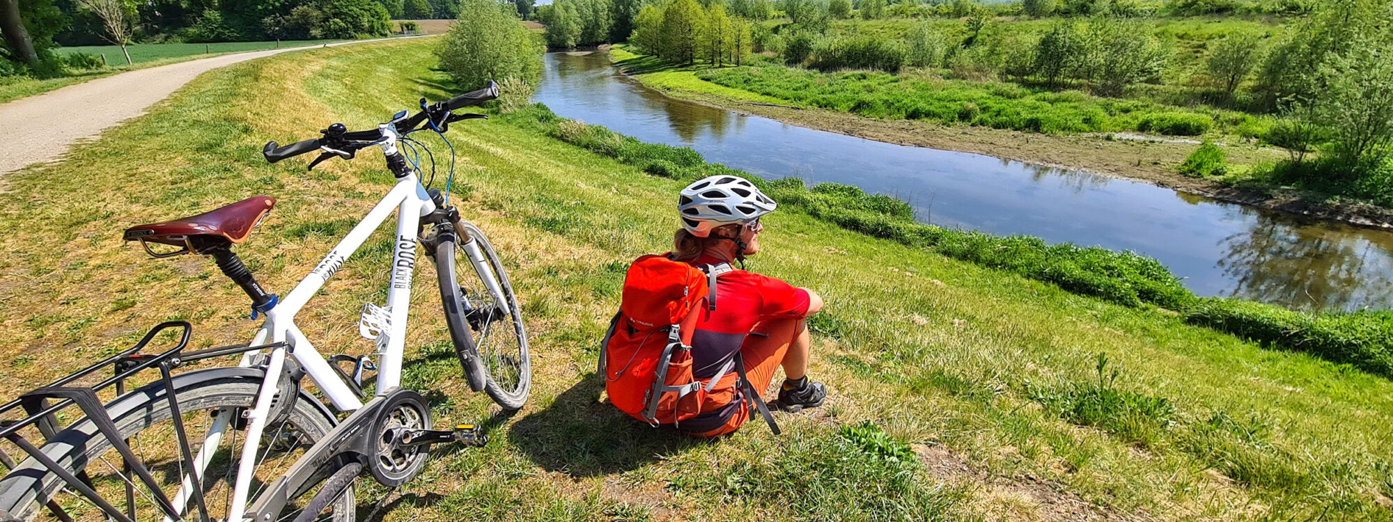 Das Foto zeigt einen Radfahrer am Seseke Weg in Kamen