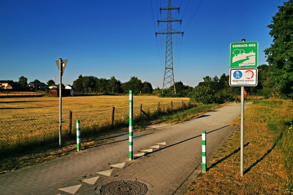 Das Foto zeigt den Kuhbach-Weg