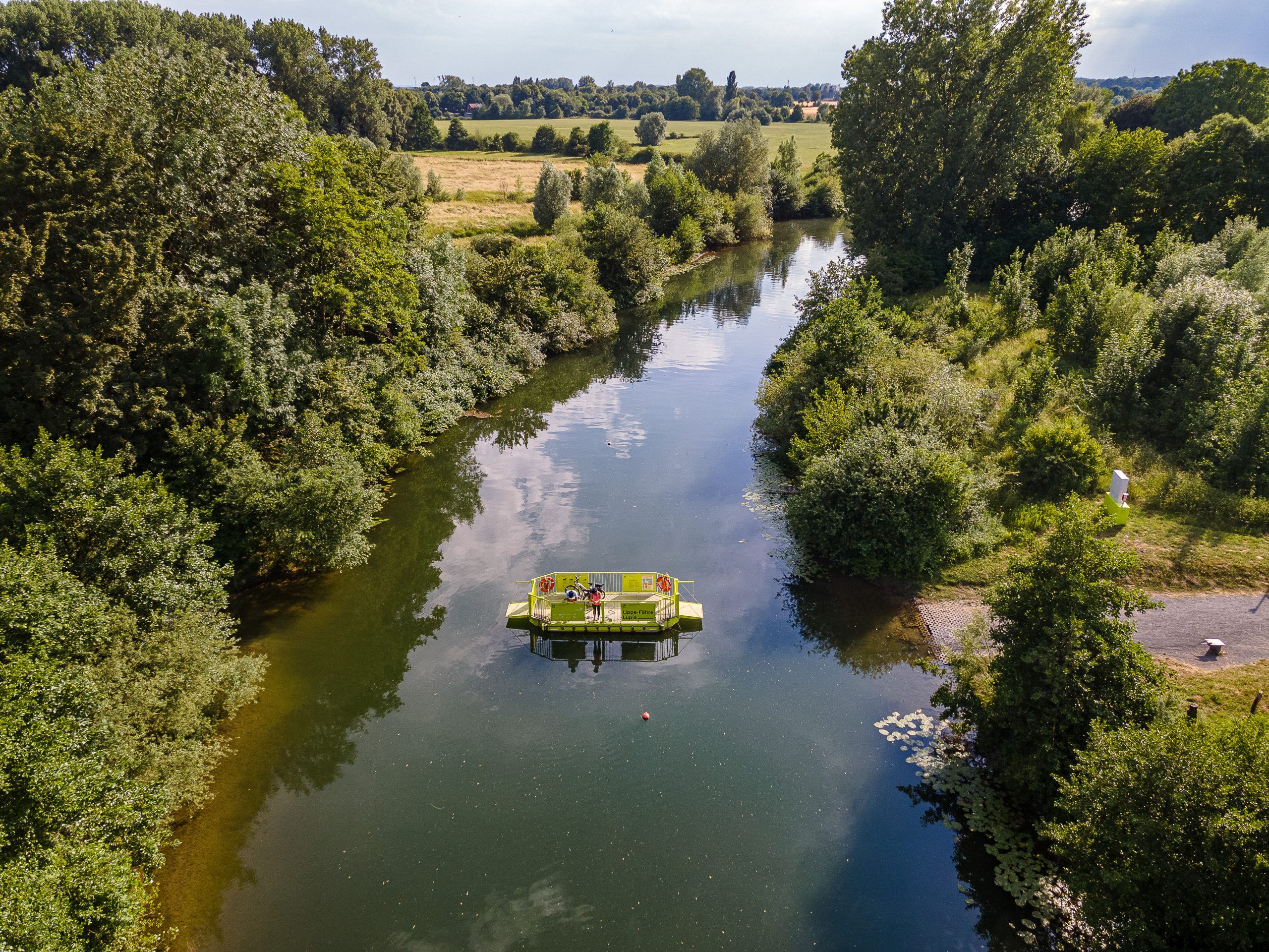 Das Foto zeigt die Lippefähre Baldur in Hamm auf der Lippe an der Römer-Lippe-Route