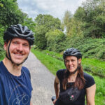 Das Foto zeigt Evelyn und Lukas bei ihrer Tag der Trinkhallen Radtour in Bochum