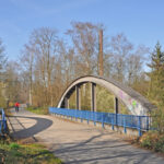 Das Foto zeigt die Grugatrasse im radrevier.ruhr in Essen, auf der es sich fernab des Straßenverkehrs entspannt radeln lässt.